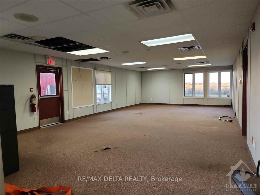 41 Racine St Property Photo 5