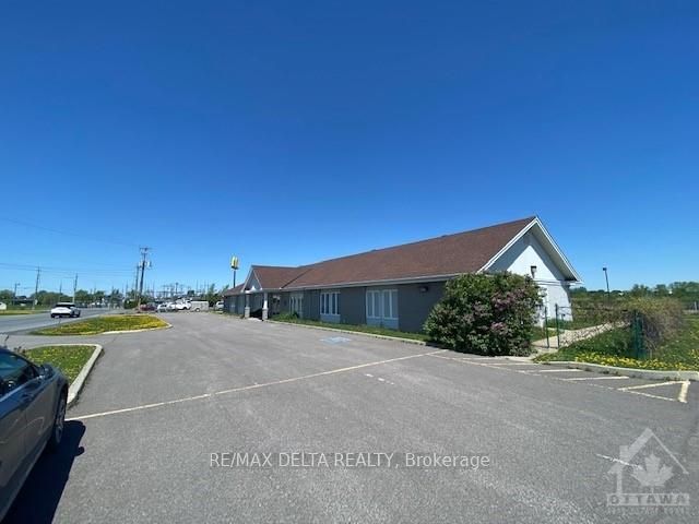 41 Racine St Property Photo 6