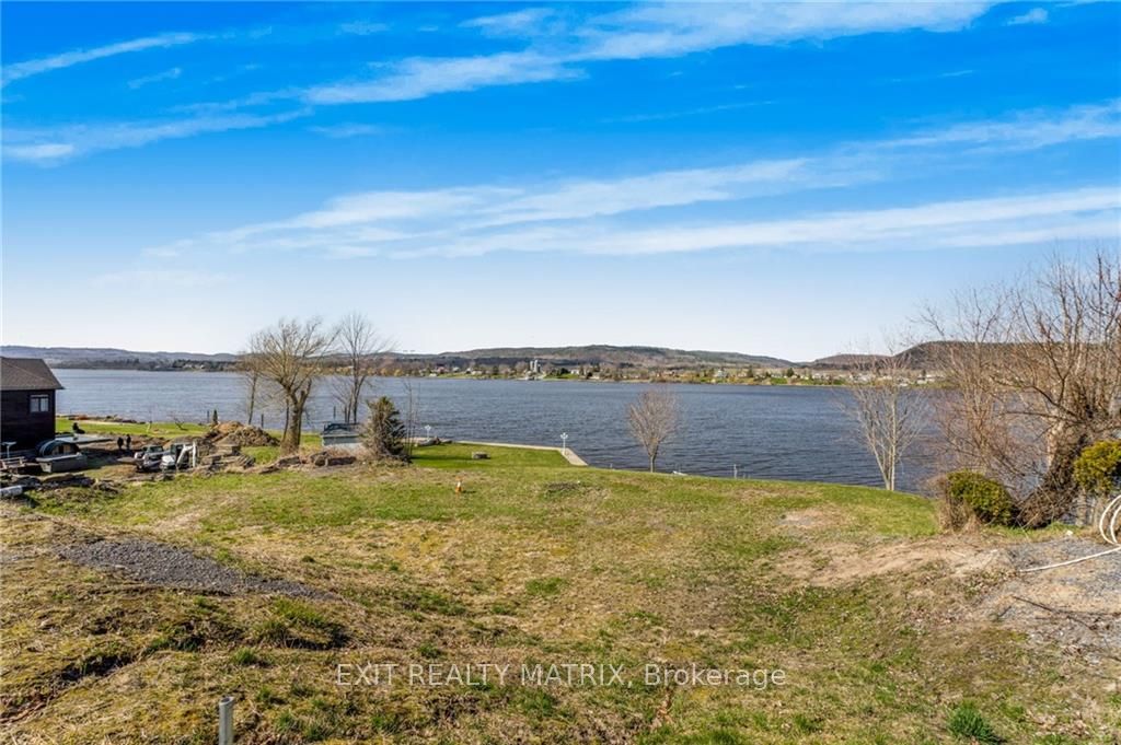 1755 Lajoie Street Property Photo 4