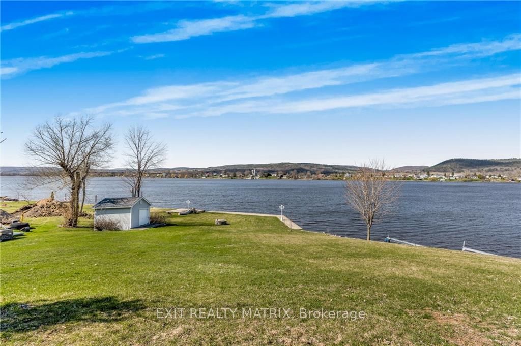1755 Lajoie Street Property Photo 5