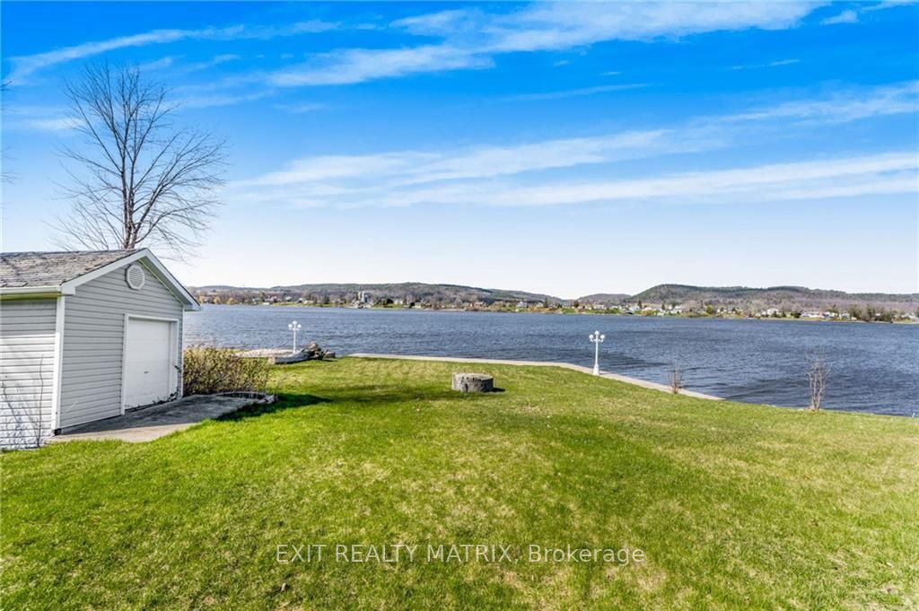 1755 Lajoie Street Property Photo 6