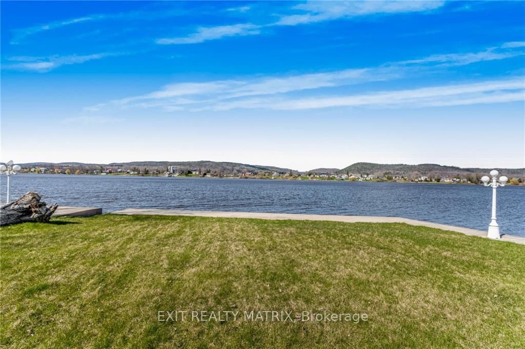 1755 Lajoie Street Property Photo 7