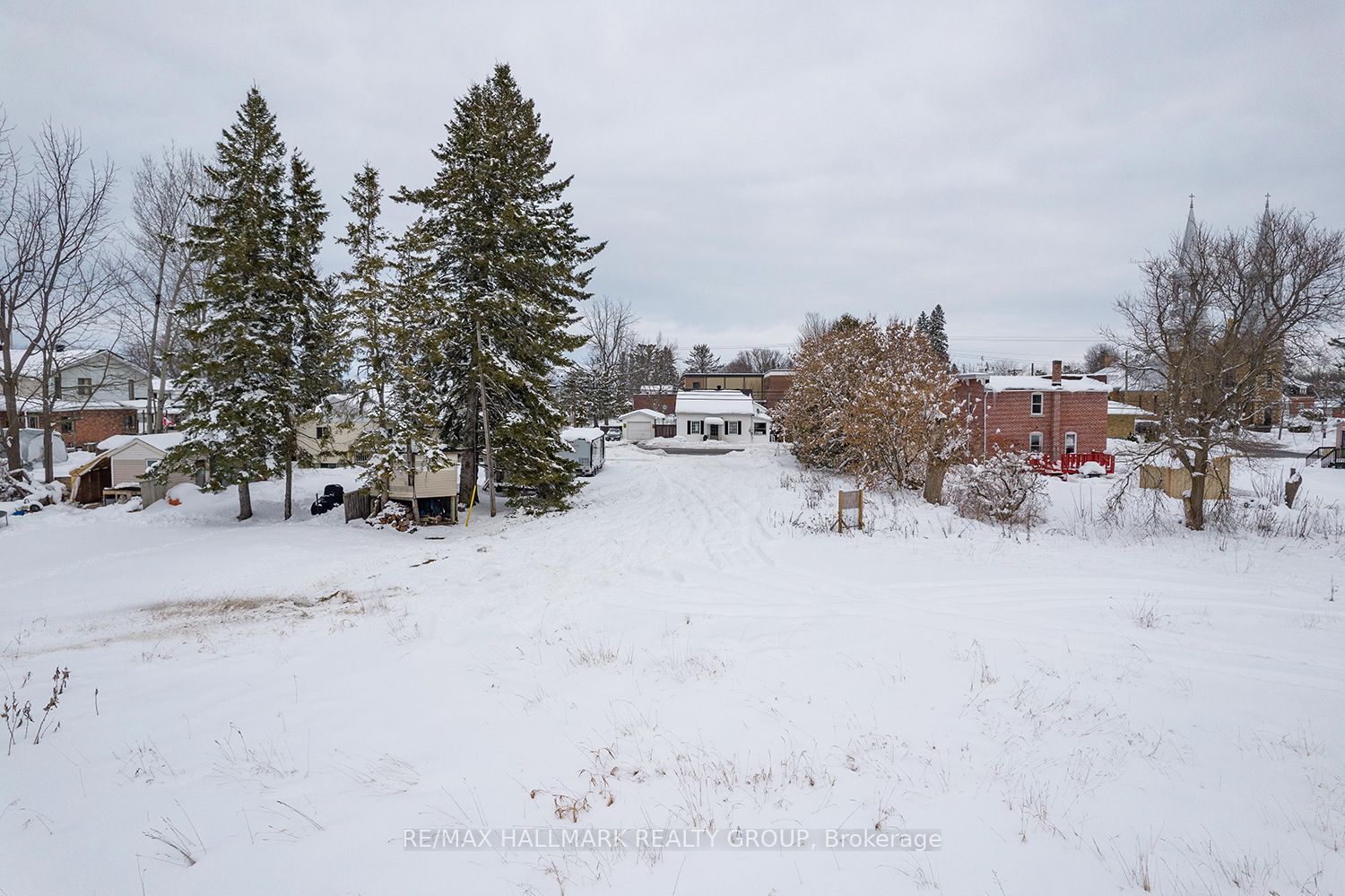 #4 - 3748 Champlain Street Property Photo 2