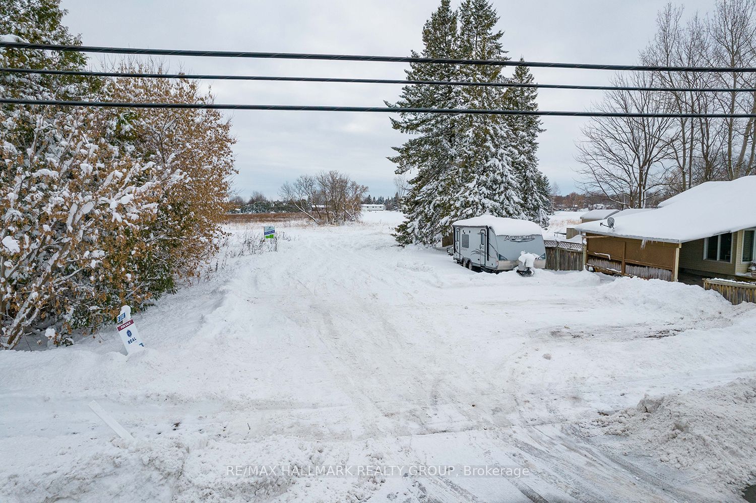 #4 - 3748 Champlain Street Property Photo 5