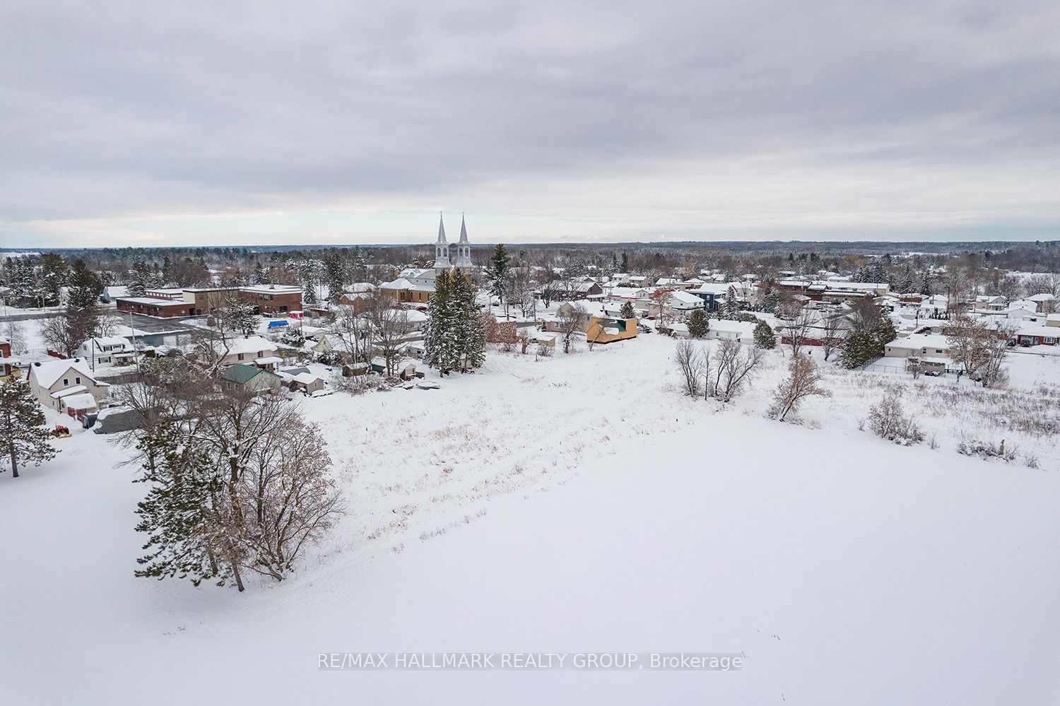 #4 - 3748 Champlain Street Property Photo 8
