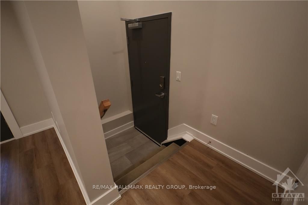#1 - 304 Elmgrove Avenue Property Photo 5