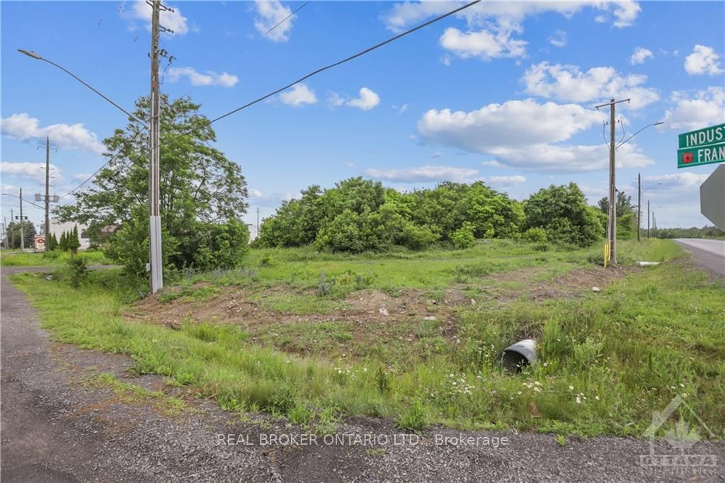 31 Industrial Dr Property Photo 8