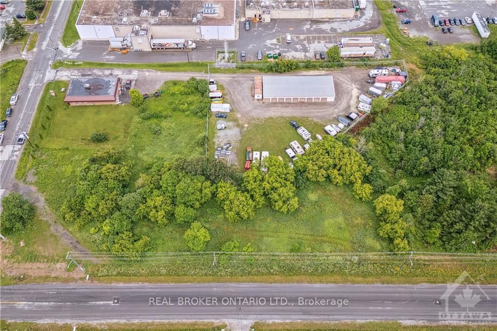 31 Industrial Dr Property Photo 12