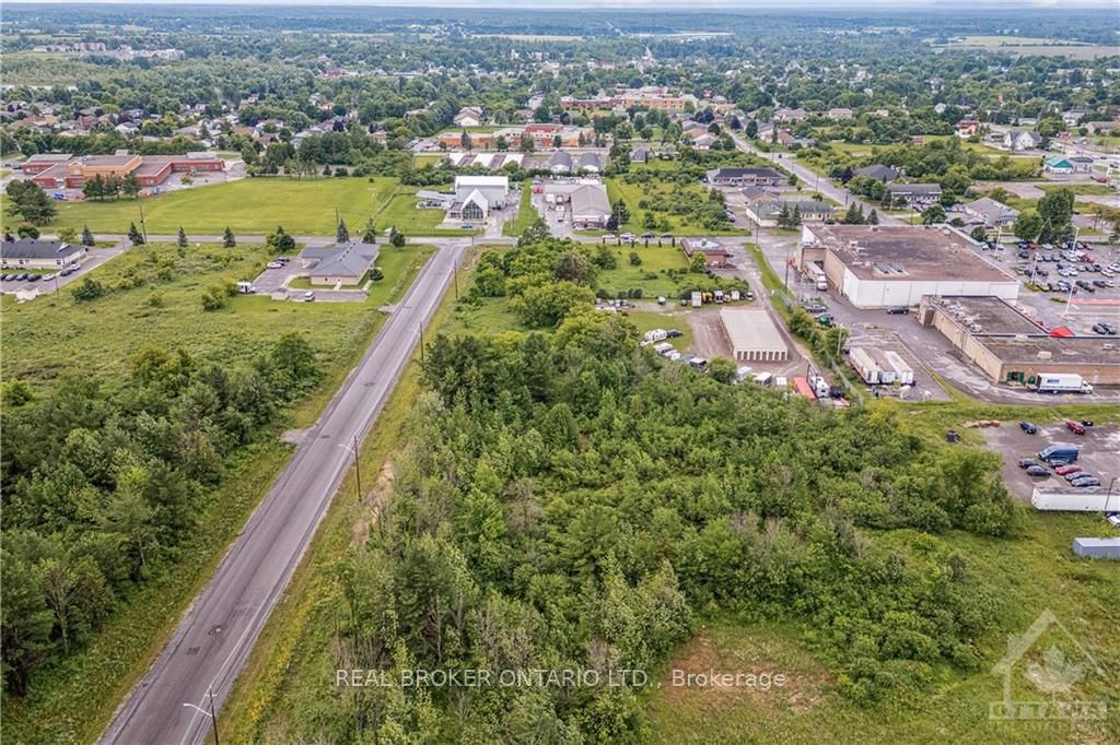 31 Industrial Dr Property Photo 14