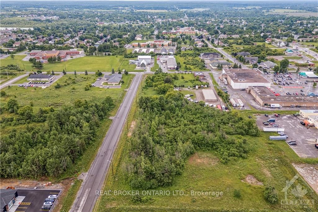 31 Industrial Dr Property Photo 15