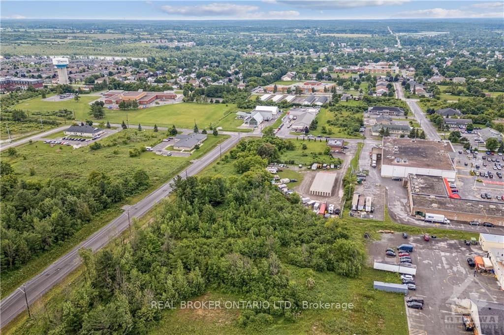 31 Industrial Dr Property Photo 17