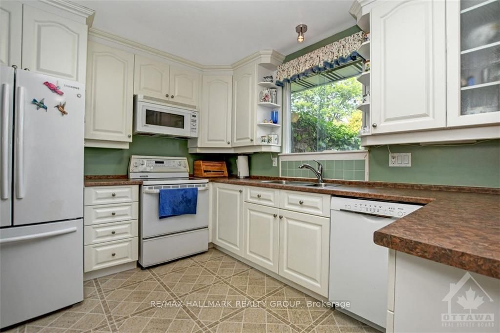 70 Beechmont Cres Property Photo 2