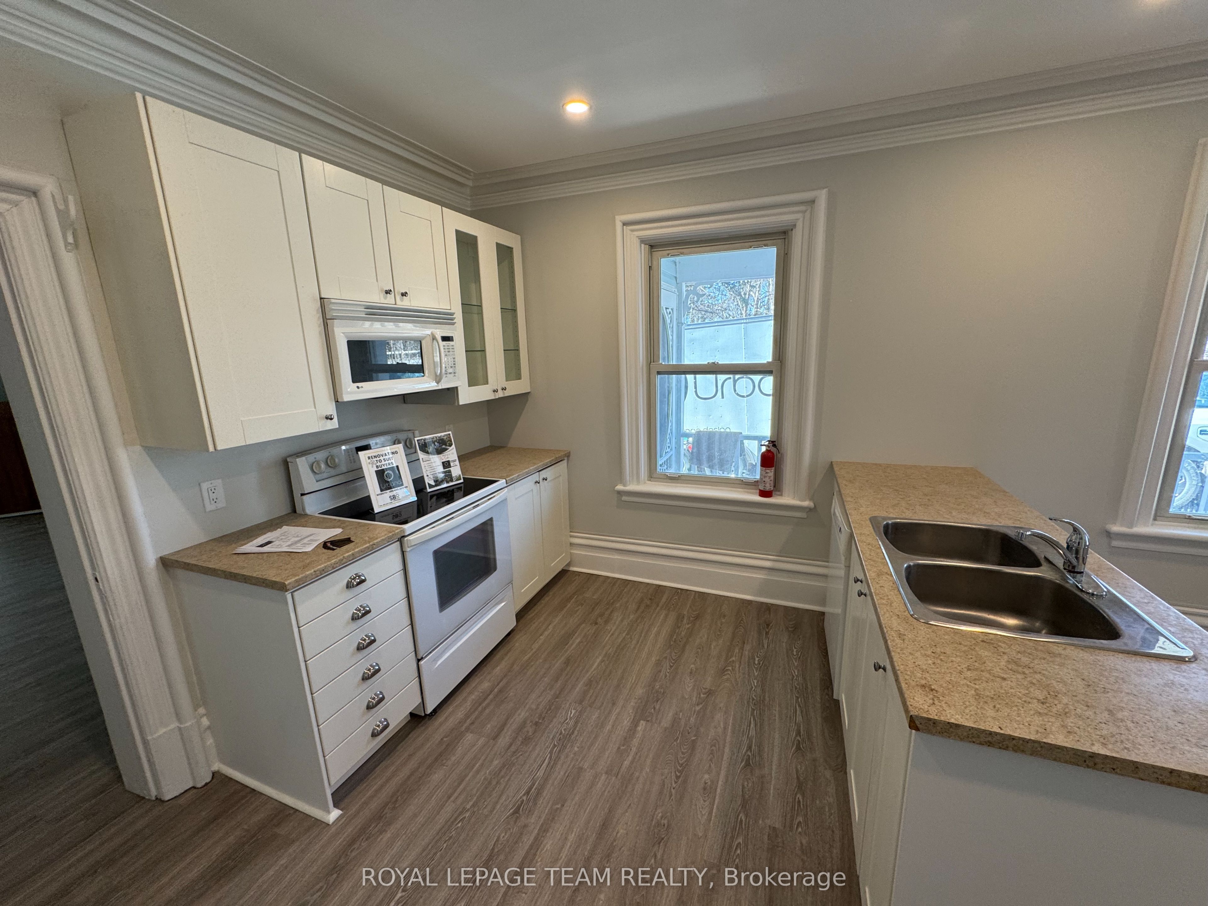 1022 Bridge Street Property Photo 16