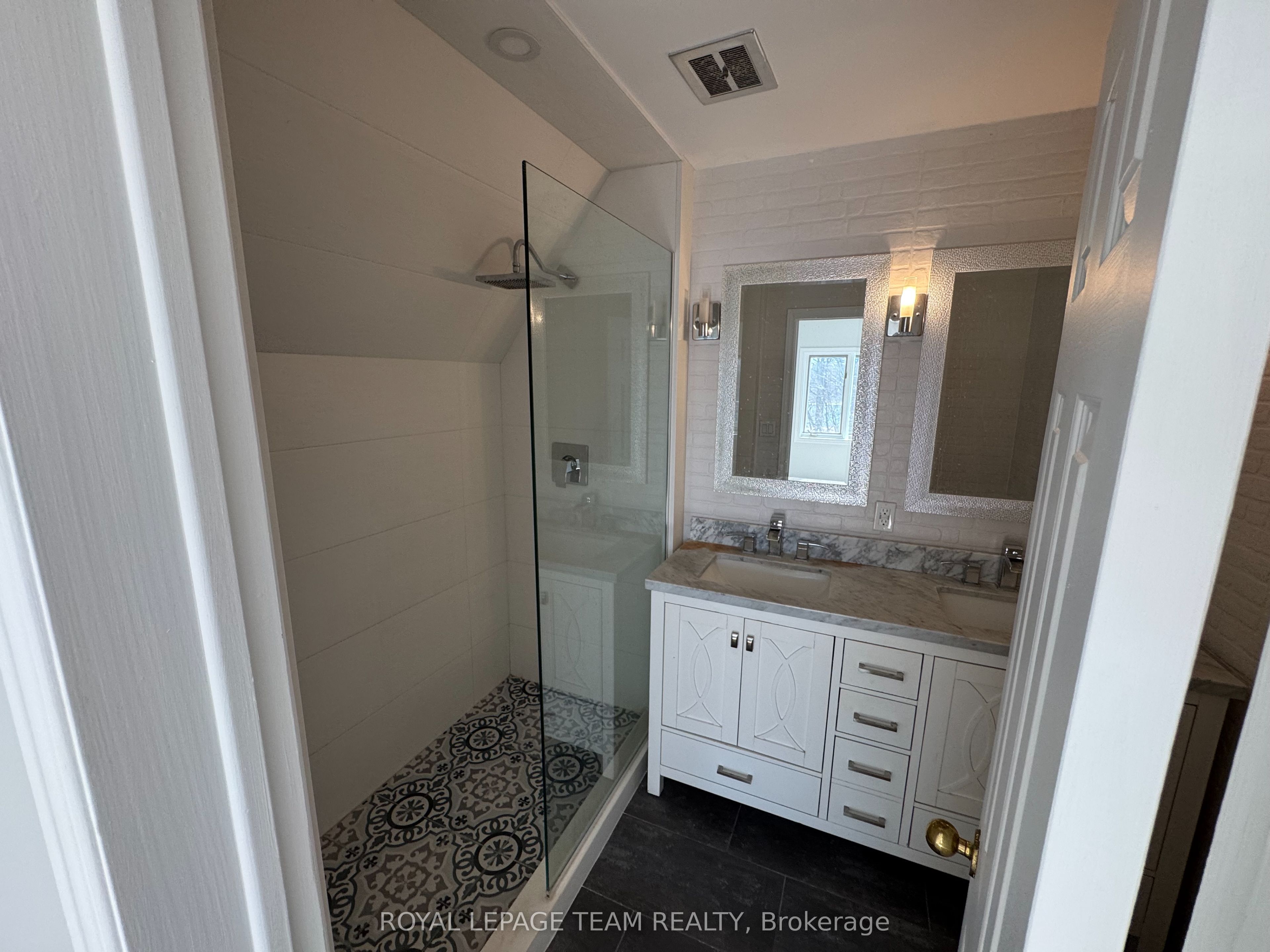 1022 Bridge Street Property Photo 31
