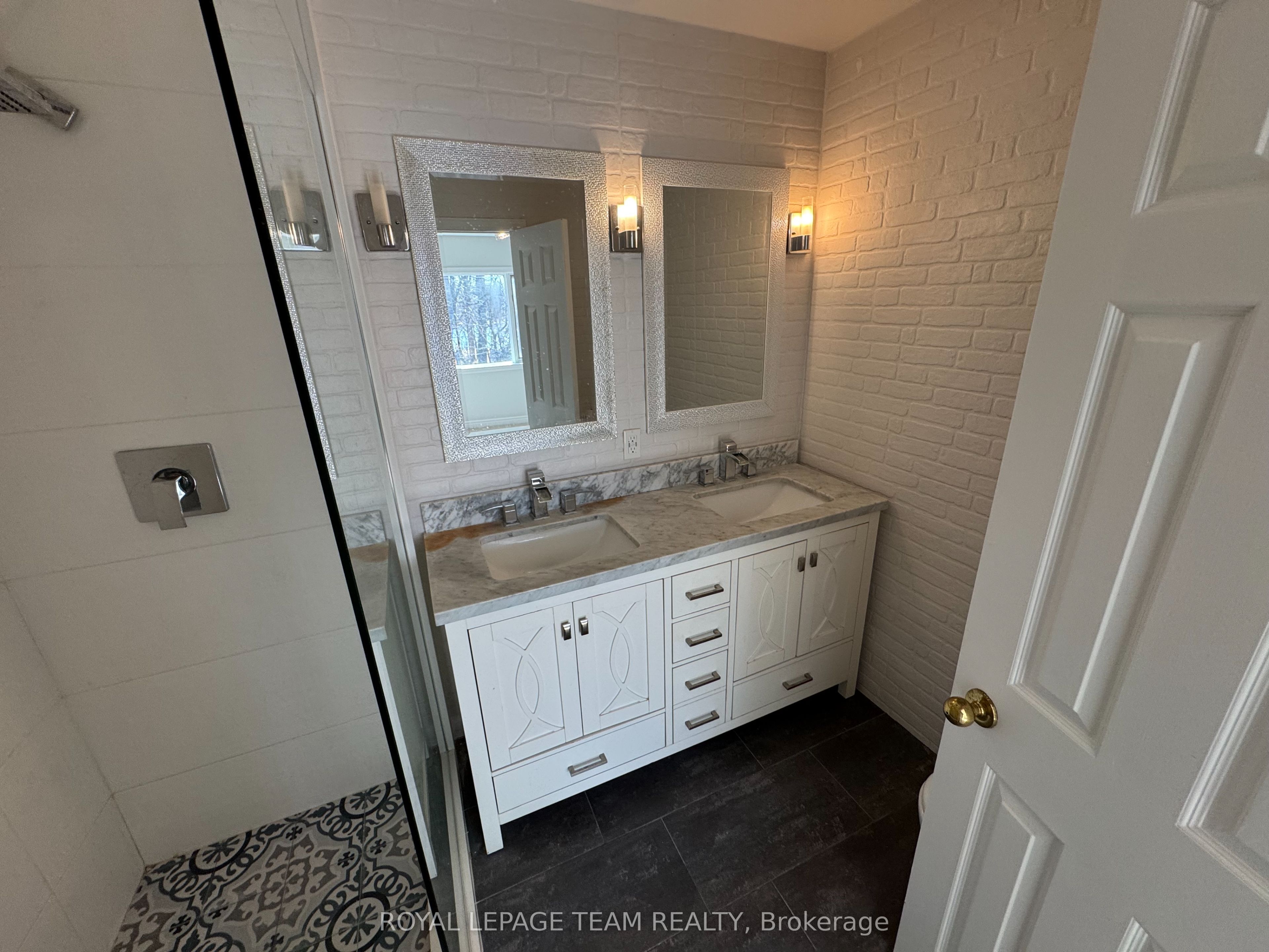 1022 Bridge Street Property Photo 32