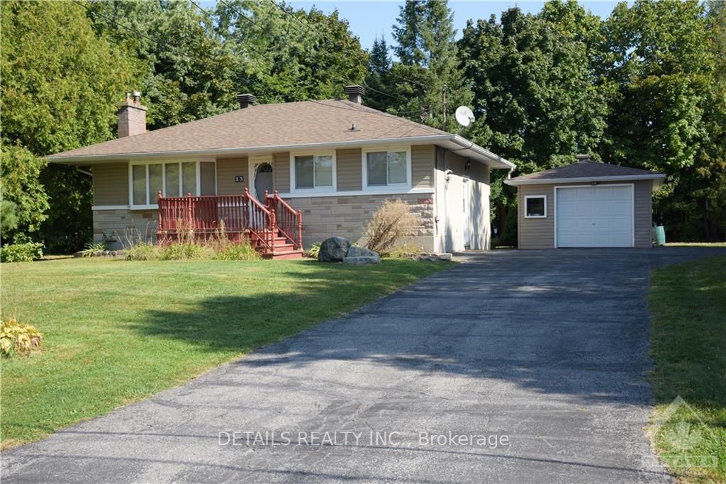 13 Bradley St Property Photo 1