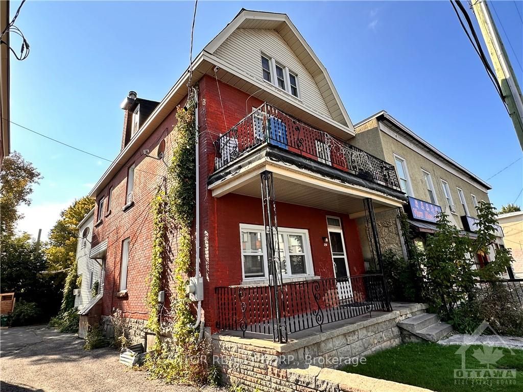 356 Booth St Property Photo 2