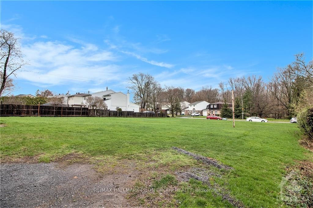 2446 Innes Rd Property Photo 11