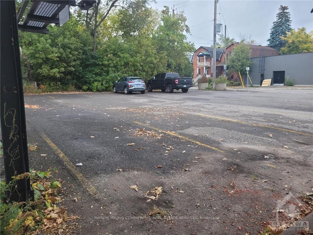1250 Bank Street Property Photo 3