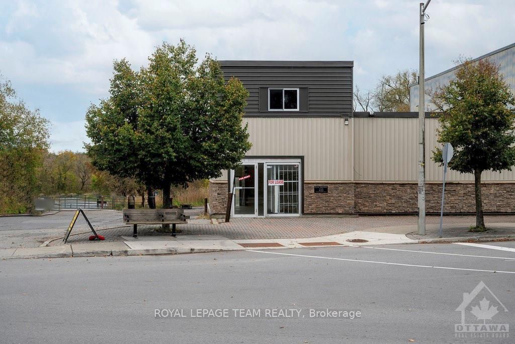433 Donald B Munro Drive Property Photo 1