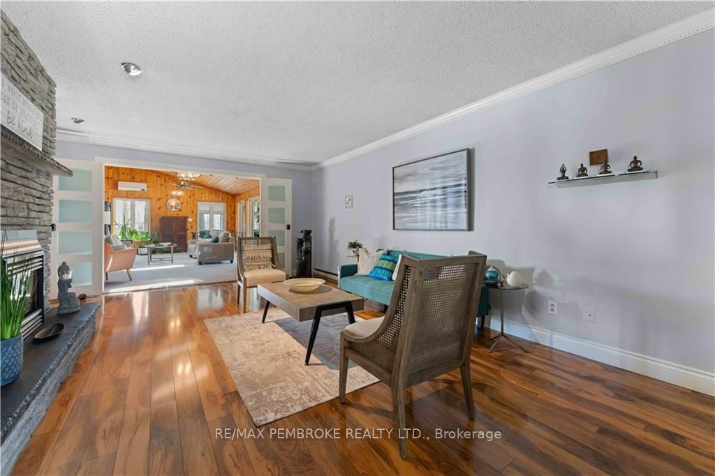 17 Harris Crescent Property Photo 43