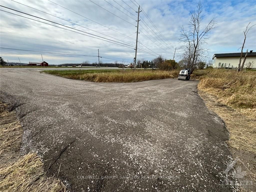 3110 Dunrobin Road Property Photo
