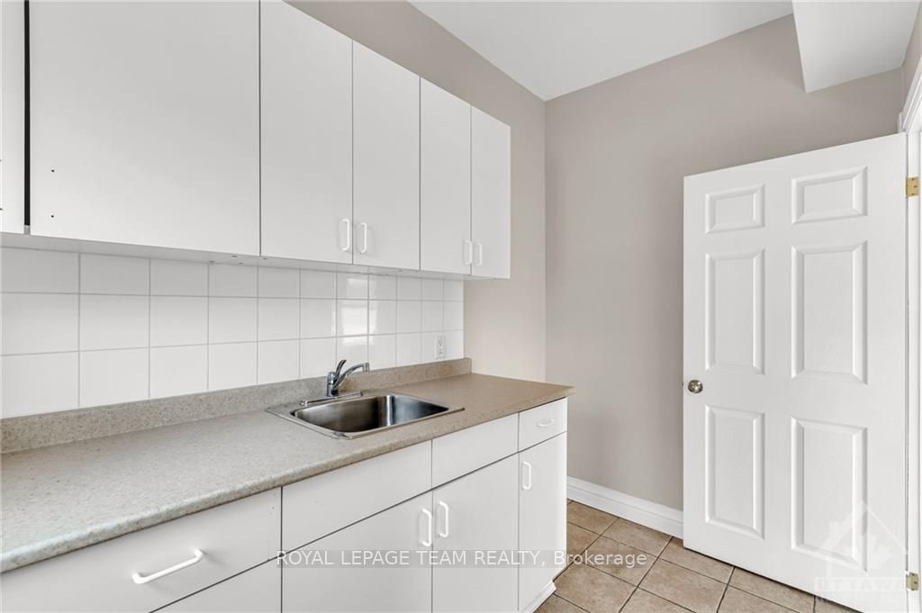 #300 - 309 Bank Street Property Photo 20