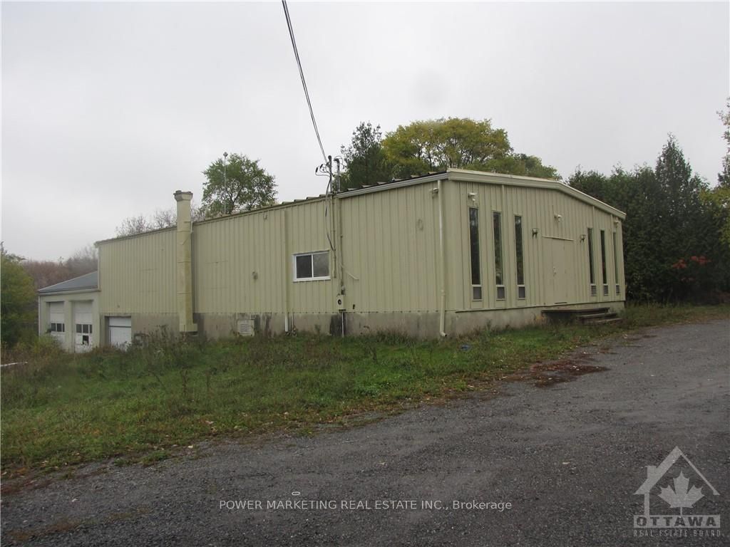 4659 Albion Road Property Photo 2