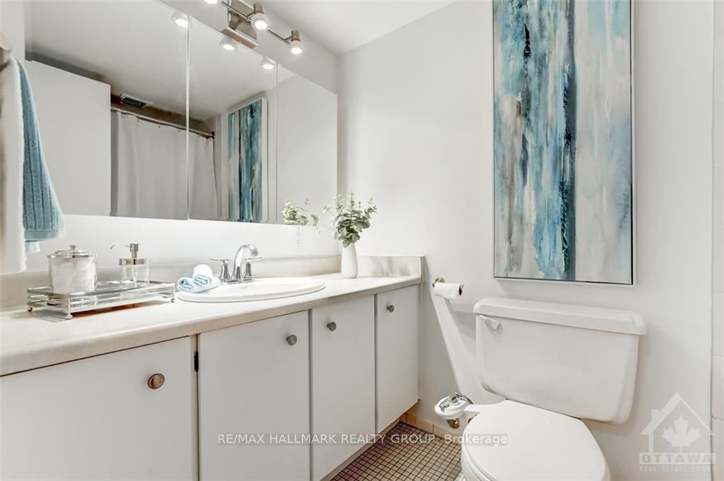 525 St Laurent Blvd Property Photo 13