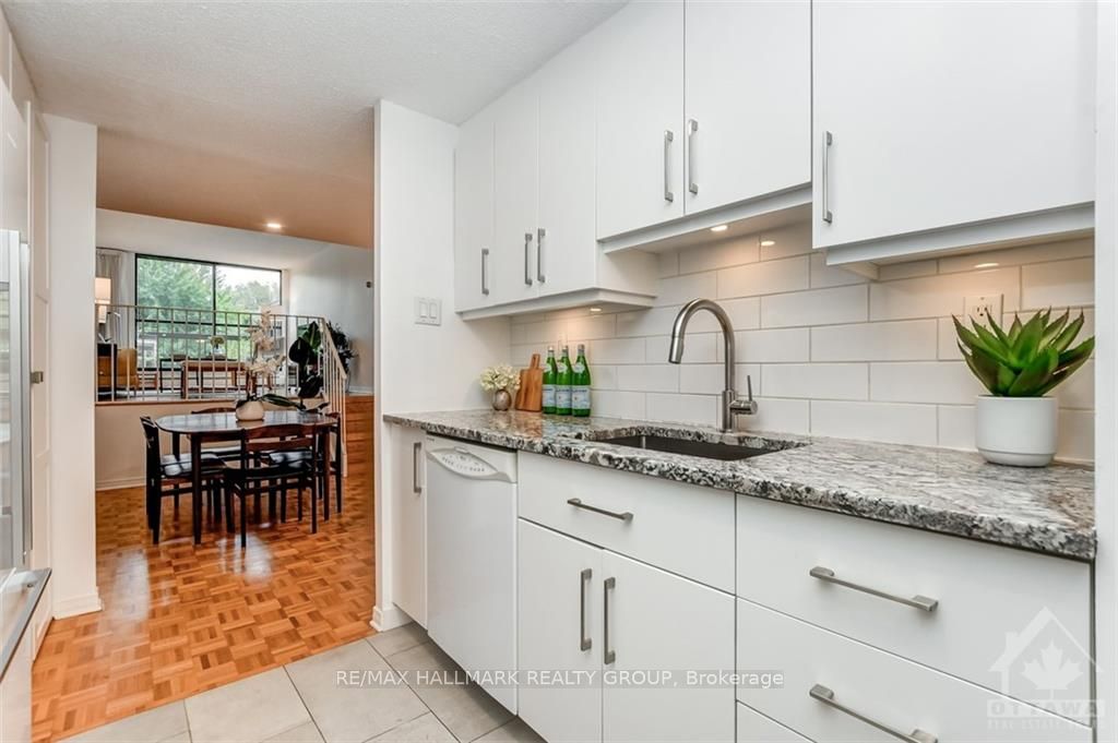 525 St Laurent Blvd Property Photo 30