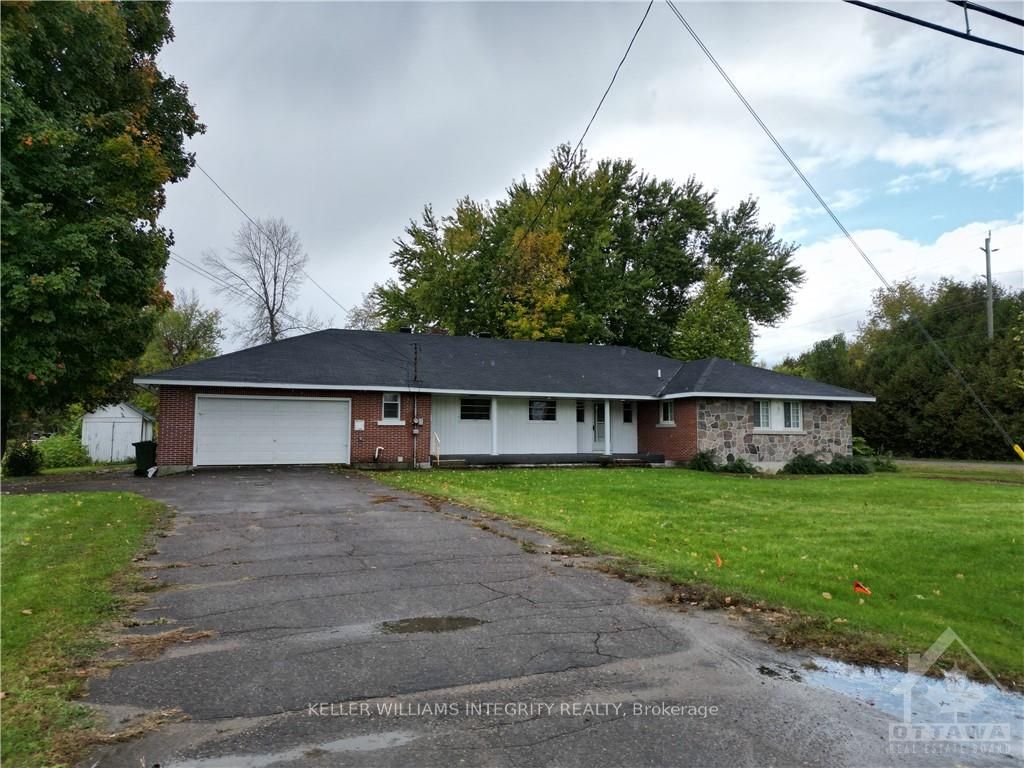 1116 Pembroke St E Property Photo 8