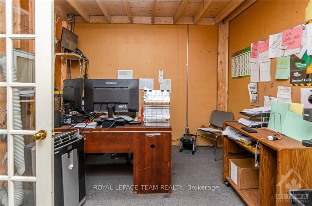 46 Colonnade Rd Property Photo 8