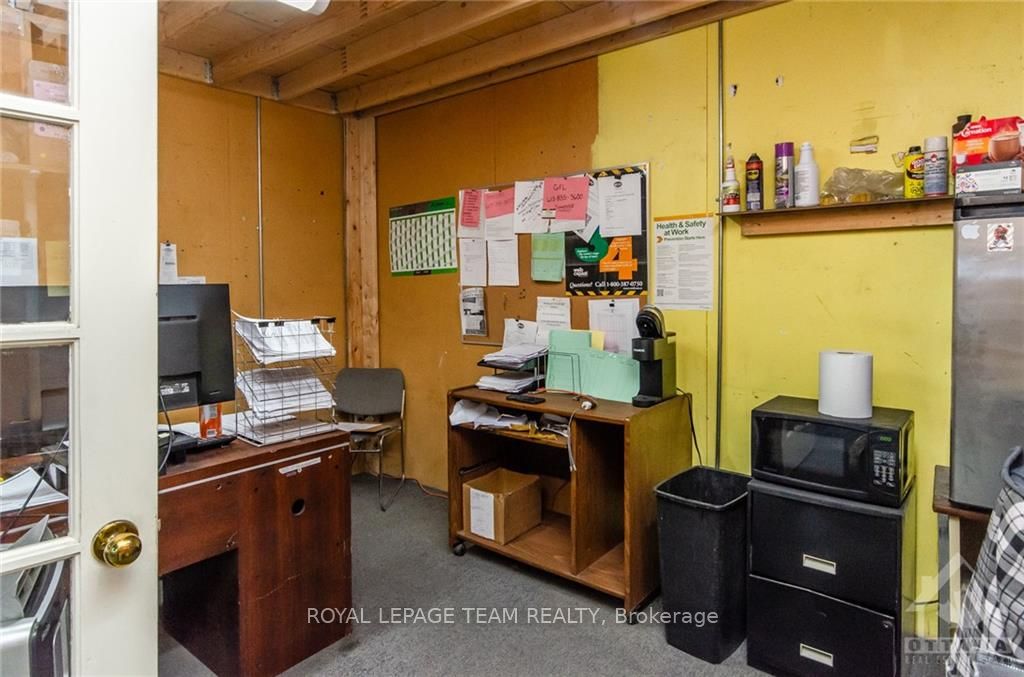 46 Colonnade Rd Property Photo 14