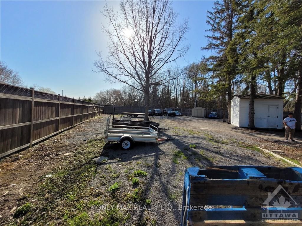 2952 Prince Of Wales Dr Property Photo 9