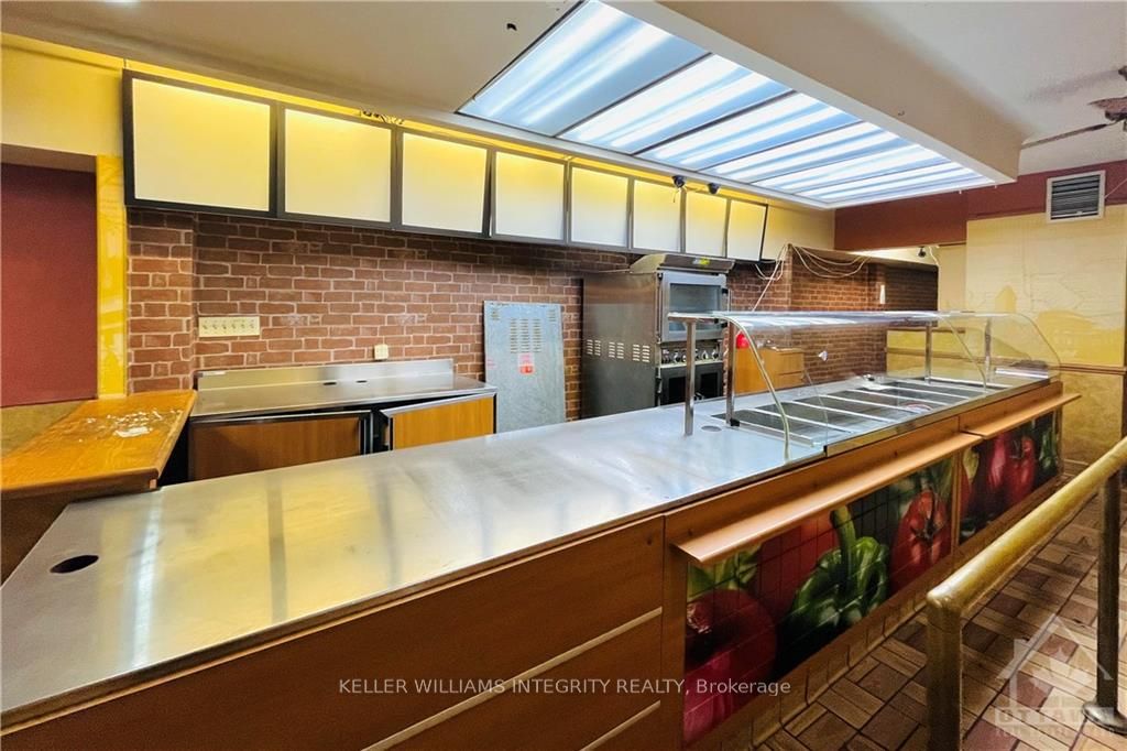 #1 - 248 Bank Street Property Photo 5