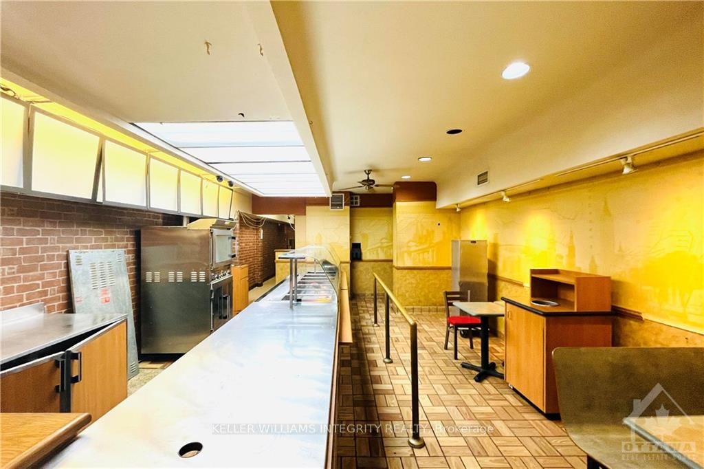 #1 - 248 Bank Street Property Photo 9
