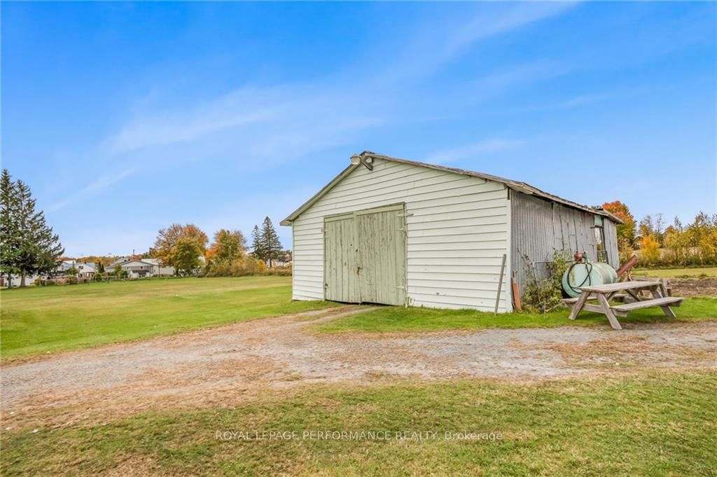 590-592 Bolt Road Property Photo 18