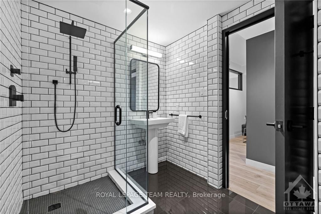 #600 - 2725 Queensview Drive Property Photo 6
