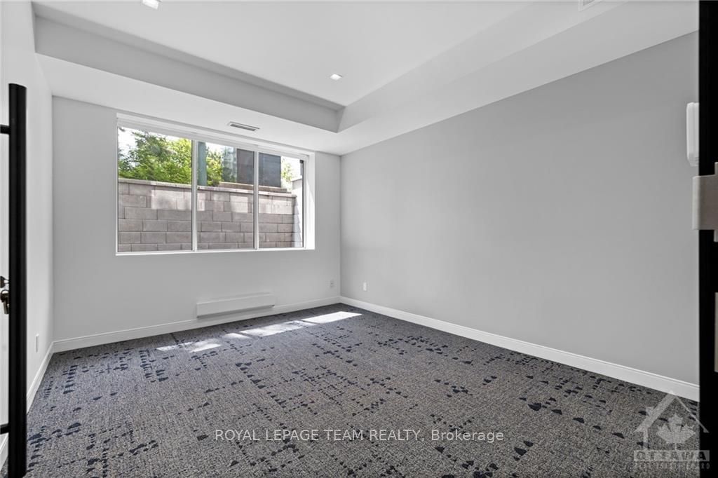 #600 - 2725 Queensview Drive Property Photo 13