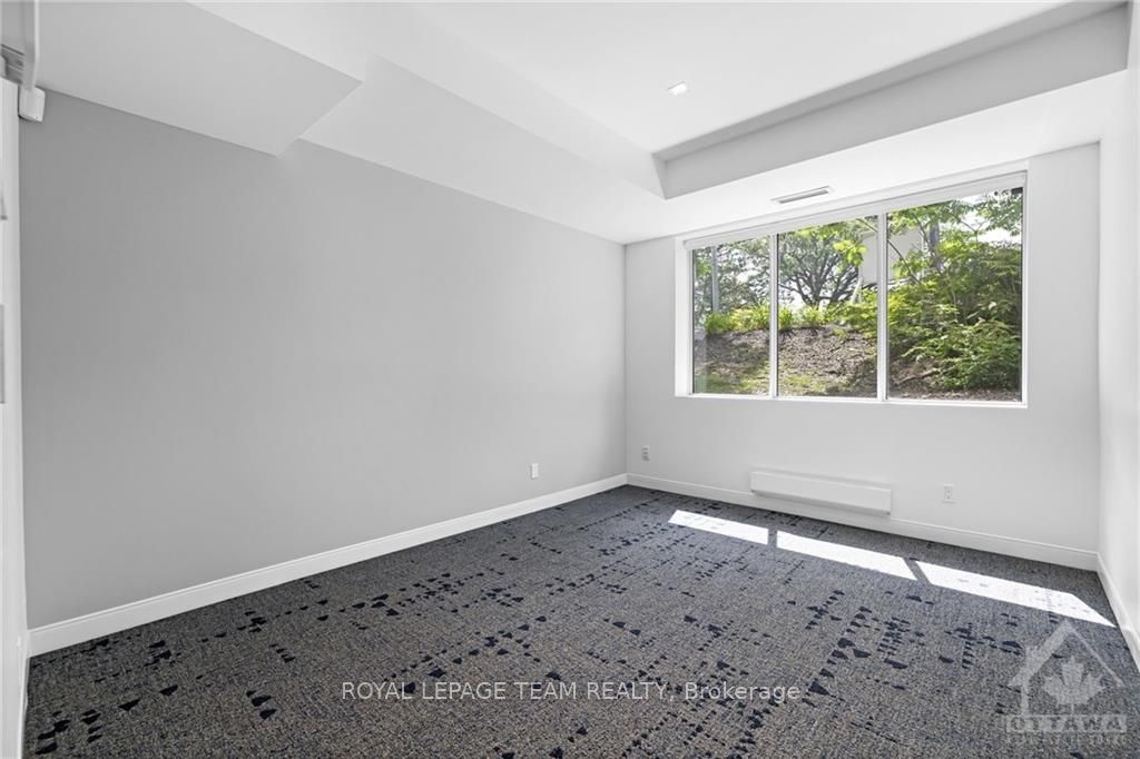 #600 - 2725 Queensview Drive Property Photo 14
