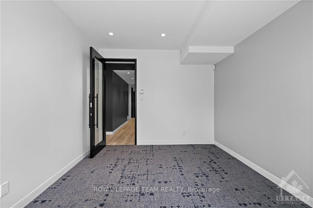 #600 - 2725 Queensview Drive Property Photo 15