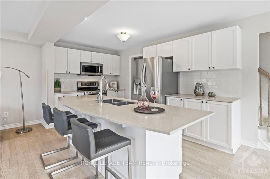 747 Cape Jack Walk Property Photo 2