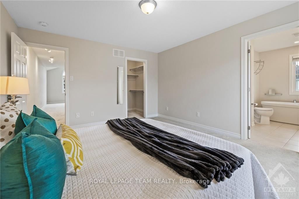747 Cape Jack Walk Property Photo 9