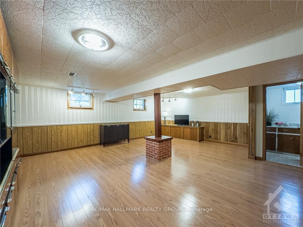 464 Richardson Ave Property Photo 14