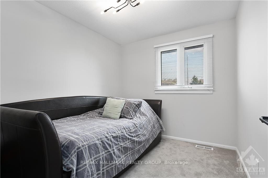 2219 Stonehenge Cres Property Photo 10