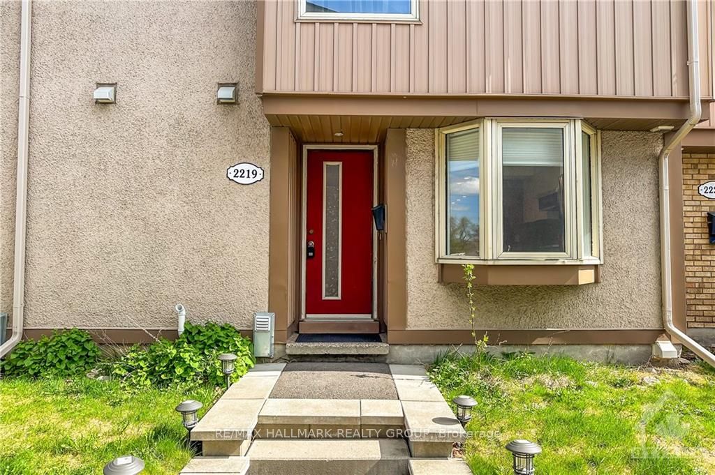 2219 Stonehenge Cres Property Photo 12