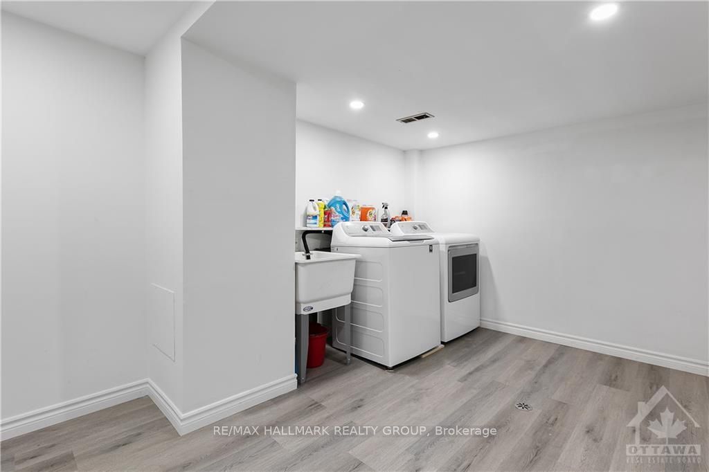2219 Stonehenge Cres Property Photo 16