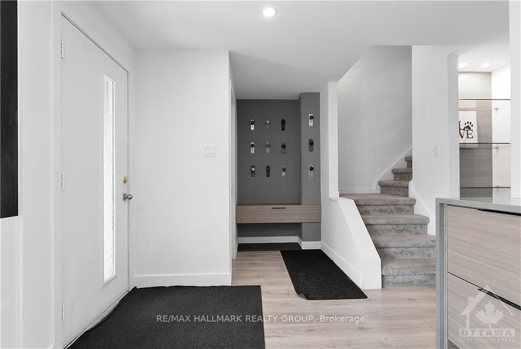 2219 Stonehenge Cres Property Photo 25
