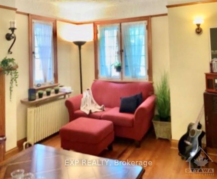 404 Holland Ave Property Photo 3