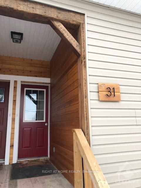 31 Townline Rd E Property Photo 11